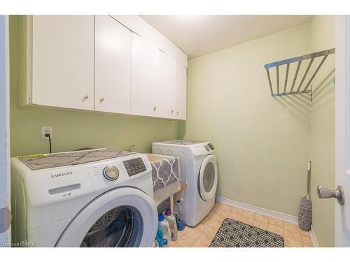 4 Briarsdale Crescent, Welland, ON - Indoor Photo Showing Laundry Room