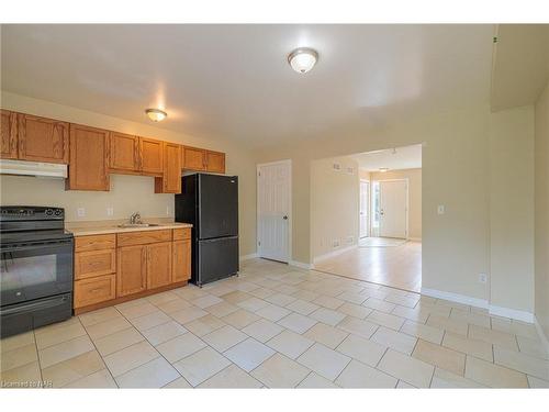 39 Saturn Road, Port Colborne, ON - Indoor Photo Showing Kitchen