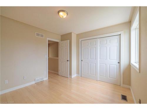 39 Saturn Road, Port Colborne, ON - Indoor Photo Showing Other Room