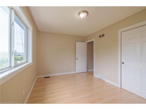 39 Saturn Road, Port Colborne, ON - Indoor Photo Showing Other Room