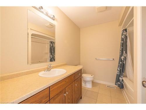 44 Saturn Road, Port Colborne, ON - Indoor Photo Showing Bathroom