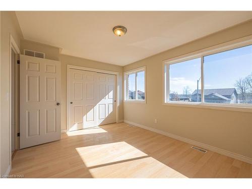 44 Saturn Road, Port Colborne, ON - Indoor Photo Showing Other Room