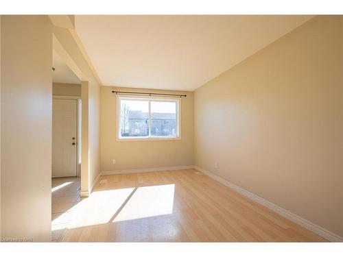 44 Saturn Road, Port Colborne, ON - Indoor Photo Showing Other Room