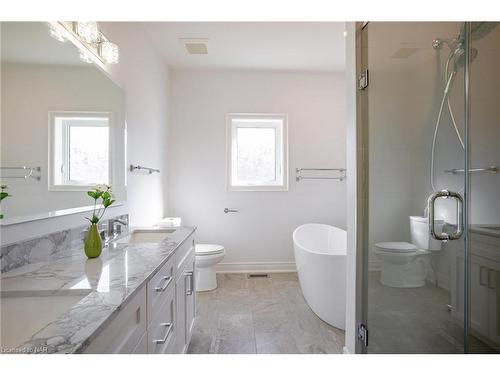 1129 Balfour Street, Fonthill, ON - Indoor Photo Showing Bathroom