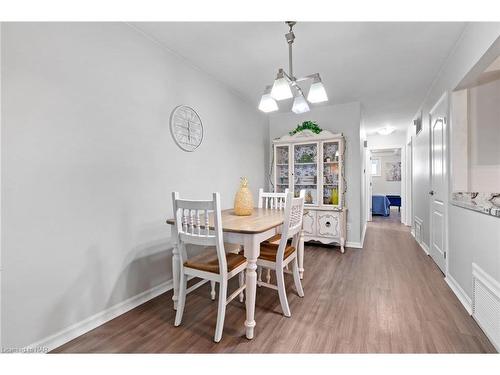 6235 Johnson Drive, Niagara Falls, ON - Indoor Photo Showing Dining Room