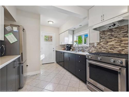 46 Doncaster Boulevard, St. Catharines, ON - Indoor Photo Showing Kitchen