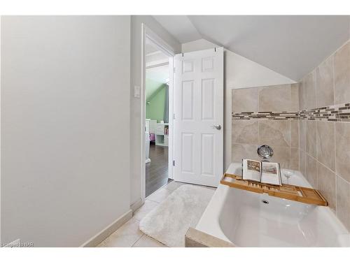 46 Doncaster Boulevard, St. Catharines, ON - Indoor Photo Showing Other Room