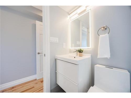 833C-12 Laidlaw Street, Toronto, ON - Indoor Photo Showing Bathroom