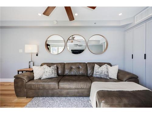 833C-12 Laidlaw Street, Toronto, ON - Indoor Photo Showing Living Room