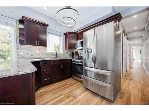 833C-12 Laidlaw Street, Toronto, ON - Indoor Photo Showing Kitchen With Upgraded Kitchen