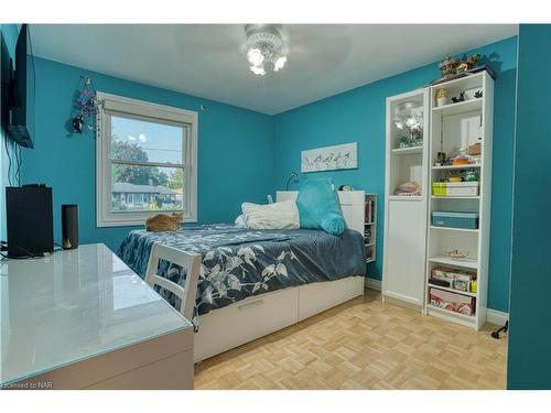 42 Rosemore Road, St. Catharines, ON - Indoor Photo Showing Bedroom