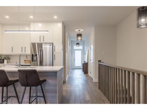 10-205 St Davids Road, Thorold, ON - Indoor Photo Showing Kitchen With Upgraded Kitchen