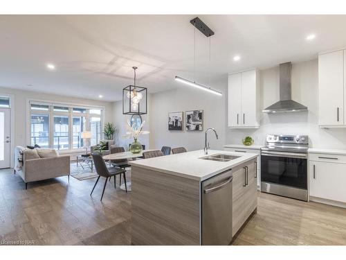 10-205 St Davids Road, Thorold, ON - Indoor Photo Showing Kitchen With Double Sink With Upgraded Kitchen