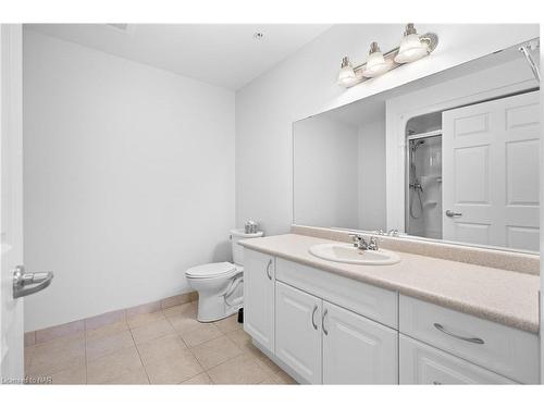 111-141 Vansickle Road, St. Catharines, ON - Indoor Photo Showing Bathroom