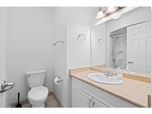 111-141 Vansickle Road, St. Catharines, ON - Indoor Photo Showing Bathroom