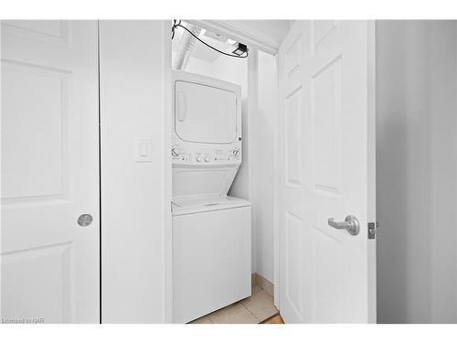 111-141 Vansickle Road, St. Catharines, ON - Indoor Photo Showing Laundry Room