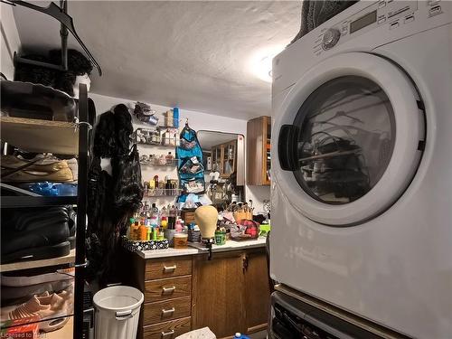 30 Forsythe Street, Fort Erie, ON - Indoor Photo Showing Laundry Room