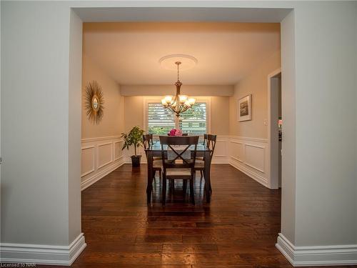 11 Preston Drive, St. Catharines, ON - Indoor Photo Showing Dining Room