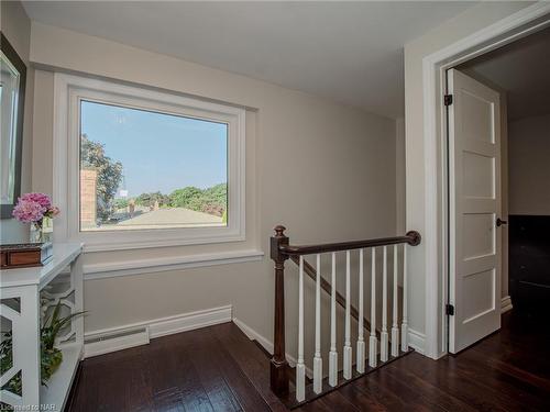 11 Preston Drive, St. Catharines, ON - Indoor Photo Showing Other Room