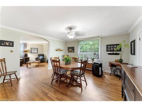 5400 North Service Road, Beamsville, ON - Indoor Photo Showing Dining Room