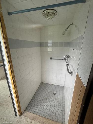 5774 Ramsey Road, Niagara Falls, ON - Indoor Photo Showing Bathroom