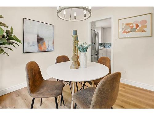 6471 Riall Street, Niagara Falls, ON - Indoor Photo Showing Dining Room