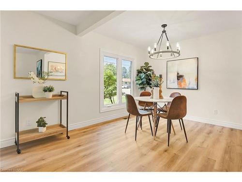 6471 Riall Street, Niagara Falls, ON - Indoor Photo Showing Dining Room