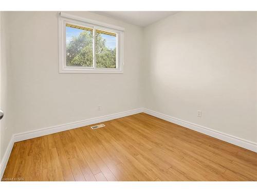 6471 Riall Street, Niagara Falls, ON - Indoor Photo Showing Other Room