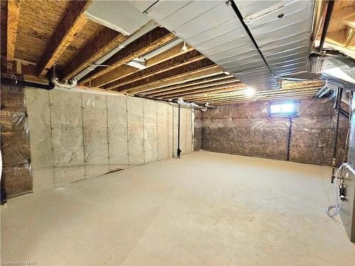 112 Brighton Lane, Thorold, ON - Indoor Photo Showing Basement