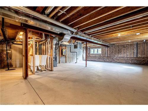 62-4311 Mann Street, Niagara Falls, ON - Indoor Photo Showing Basement