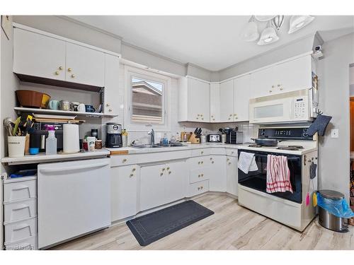 184 Wellington Street, Port Colborne, ON - Indoor Photo Showing Kitchen With Double Sink