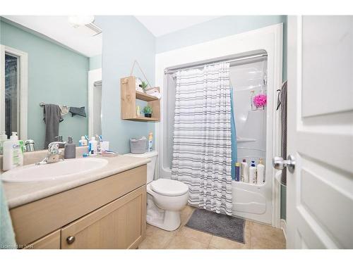 29 Natalie Court, Thorold, ON - Indoor Photo Showing Bathroom