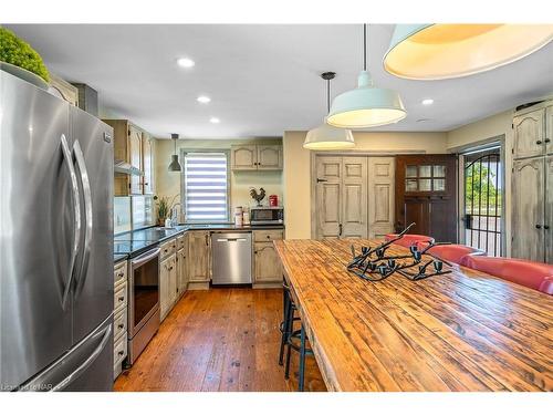 118 River Road, Fenwick, ON - Indoor Photo Showing Kitchen