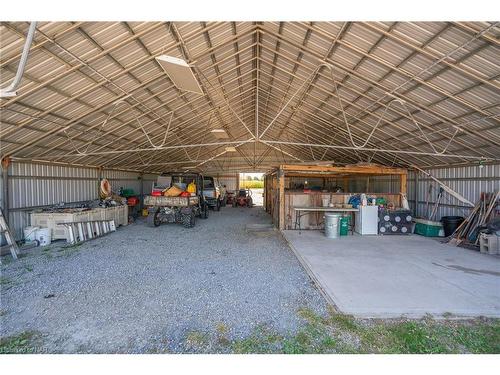 118 River Road, Fenwick, ON - Indoor Photo Showing Garage