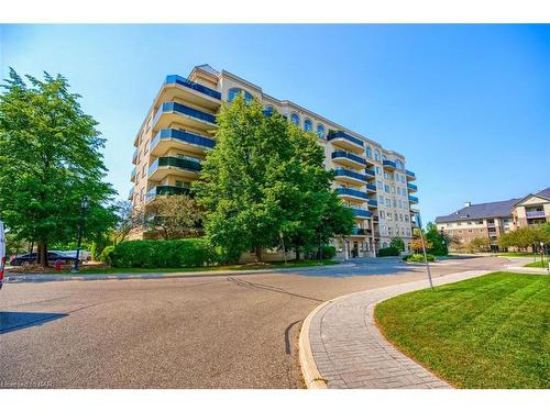 102-7 Dayspring Circle, Brampton, ON - Outdoor With Facade