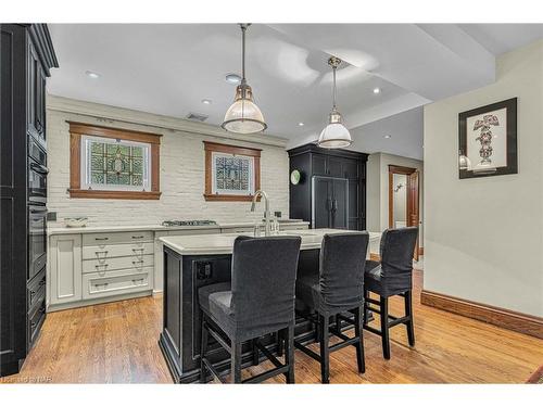 8 Wolseley Avenue, St. Catharines, ON - Indoor Photo Showing Dining Room