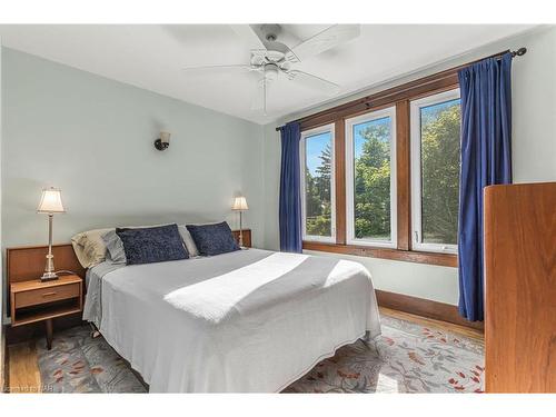 8 Wolseley Avenue, St. Catharines, ON - Indoor Photo Showing Bedroom