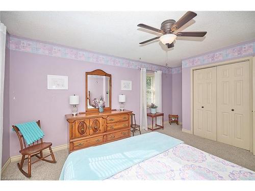 353 Daytona Drive, Fort Erie, ON - Indoor Photo Showing Bedroom