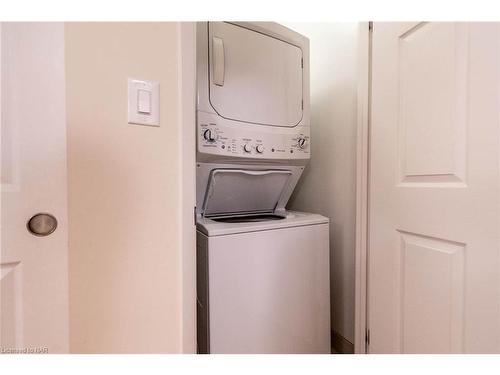 205-141 Vansickle Road, St. Catharines, ON - Indoor Photo Showing Laundry Room