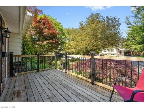 4 Fallingbrook Drive, Pelham, ON - Outdoor With Deck Patio Veranda