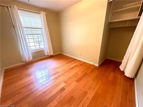 4 Fallingbrook Drive, Pelham, ON - Indoor Photo Showing Other Room