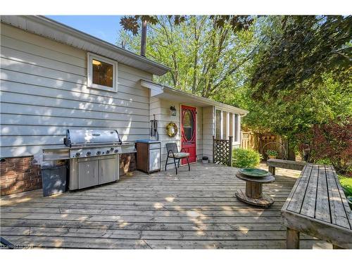 4 Fallingbrook Drive, Pelham, ON - Outdoor With Deck Patio Veranda