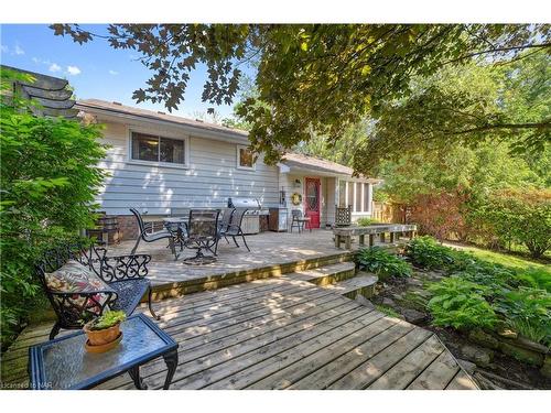 4 Fallingbrook Drive, Pelham, ON - Outdoor With Deck Patio Veranda