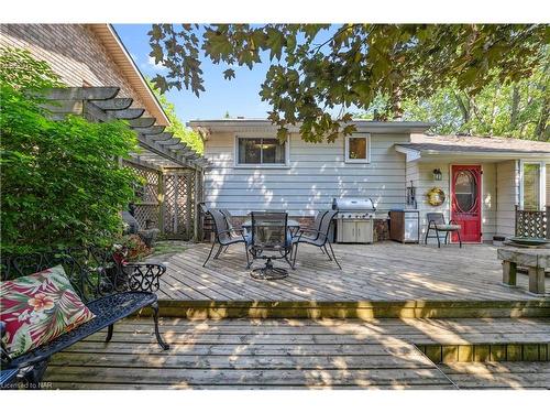 4 Fallingbrook Drive, Pelham, ON - Outdoor With Deck Patio Veranda