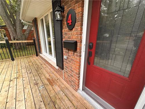 4 Fallingbrook Drive, Pelham, ON - Outdoor With Deck Patio Veranda With Exterior