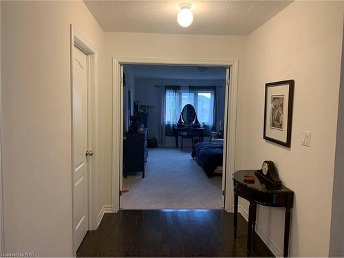 27 Palace Street, Thorold, ON - Indoor Photo Showing Other Room