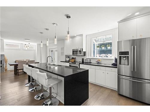 11 Shelley Avenue, St. Catharines, ON - Indoor Photo Showing Kitchen With Stainless Steel Kitchen With Upgraded Kitchen