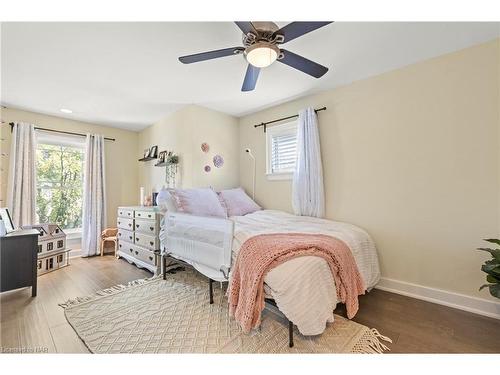 11 Shelley Avenue, St. Catharines, ON - Indoor Photo Showing Bedroom