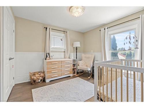 11 Shelley Avenue, St. Catharines, ON - Indoor Photo Showing Bedroom