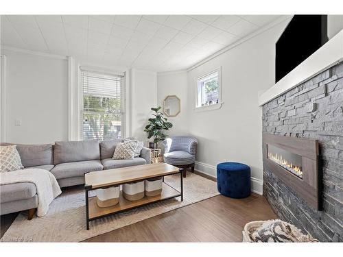 11 Shelley Avenue, St. Catharines, ON - Indoor Photo Showing Living Room With Fireplace